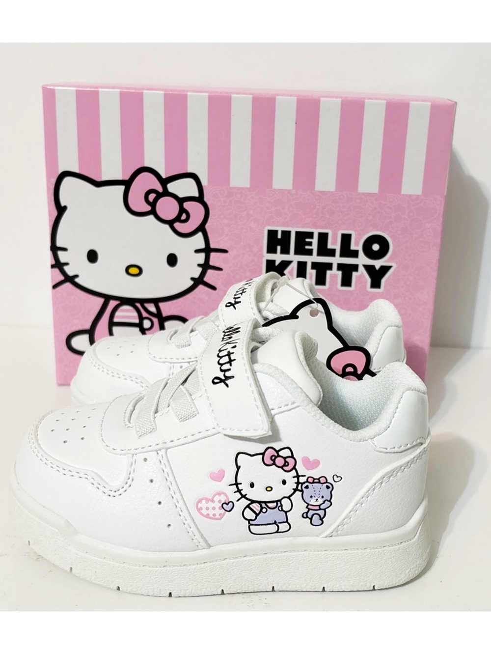 Hello Kitty Sneakers, Girls, Kids Lightweight Breathable Shoes, Toddler 7, NEW